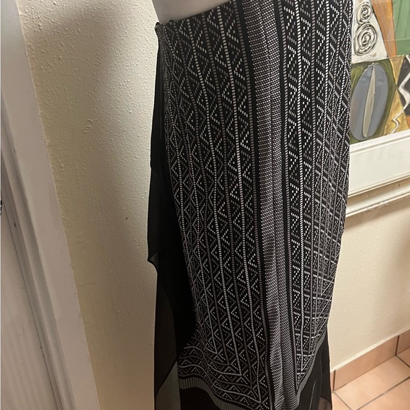 BCBGMAXAZRIA size 6 (M) never used . NWT. - Picture 15 of 15